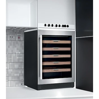 Imagen 2 de Enfriador de Vinos Electrolux EI24WC15VS de 5.1 Pies Cúbicos Acero Inoxidable