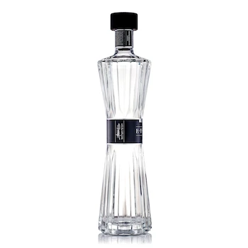 Imagen 2 de Tequila Centinela Eterno Extra Añejo Cristalino Botella de 1750 ml