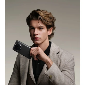 Imagen 5 de Celular Huawei Mate X6 512 GB Almacenamiento 12 GB RAM Negro Desbloqueado