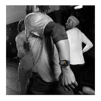 Imagen 4 de Apple Watch Ultra 2 GPS + Cellular, Caja de Titanio Negro de 49 mm, Correa Ocean Negra