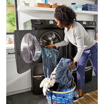 Imagen 2 de Maytag Lavadora Automática Pet Pro 7MMFW7020RU 23 Kg Carga Frontal con Pedestal Metallic Slate