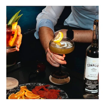 Imagen 3 de Mezcal Cómplice Orígenes Espadín Joven Botella 750 ml
