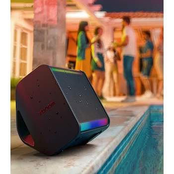 Imagen 2 de Bocina Bluetooth Portátil LG XBOOM Stage 301 by will.i.am Color Negro Modelo 44705368