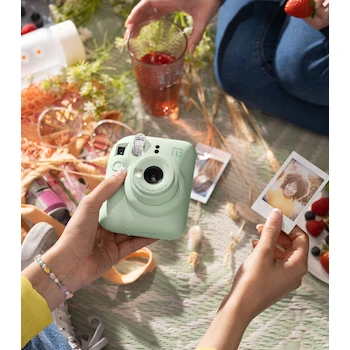 Imagen 2 de Fujifilm Instax Mini 12 Cámara Instantánea Color Verde
