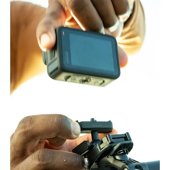 Imagen 2 de GoPro Soporte con Cierre Magnético para HERO13 Modelo AEMAG-001