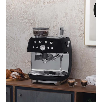 Imagen 2 de Cafetera Smeg EGF03BLUS Negra Acero Inoxidable 10 Tazas