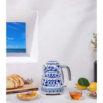 Imagen 2 de Smeg KLF03PBEU Hervidor Eléctrico Estilo Retro 50's Azul Mediterráneo 1.7 L