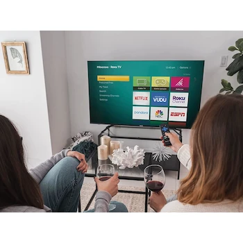 Imagen 5 de Hisense 43R6E4 43" Serie R Class 4K UHD LED Smart Roku TV (Reacondicionado)