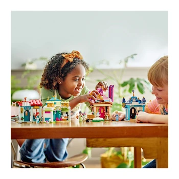 Imagen 5 de Set de Construcción LEGO Disney Princess Aventura en el Mercado de las Princesas Disney Modelo 43246 con 817 Piezas