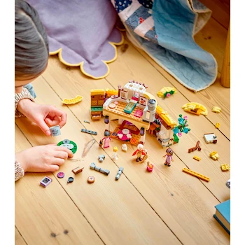 Imagen 5 de Set de Construcción LEGO Disney Wish Cabaña de Asha Modelo 43231 con 509 Piezas, Incluye Minifiguras de Asha, Sakina, Sabino, Cabra Valentino y Estrella Star