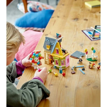 Imagen 5 de LEGO Disney y Pixar Casa de “Up” Set de Juguetes de Construcción Modelo 43217