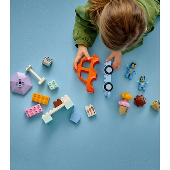Imagen 5 de LEGO DUPLO Bluey Excursión a la Heladería con Bluey Set de Construcción Modelo 10458