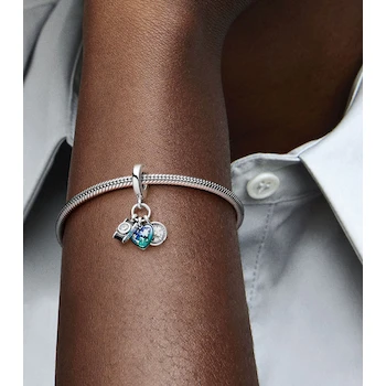 Imagen 4 de Charm Pandora Moments para Mujer en Plata Esterlina .925 con Zirconia Cúbica, Código 43241436