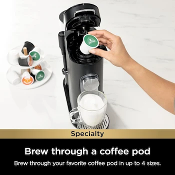 Imagen 2 de Ninja PB051 Pods & Grounds Specialty Cafetera de Una Sola Servidor, Compatible con K-Cups, Espumador de Leche Integrado, Tamaños 6 oz a 24 oz, Negro
