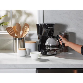 Imagen 2 de Hamilton Beach Cafetera Programable de 12 Tazas con Jarra de Vidrio, Negro y Plateado, Modelo 49465R