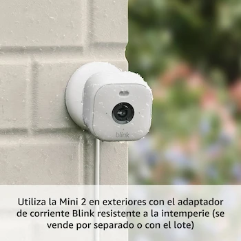 Imagen 4 de Blink Mini 2 Cámara de Seguridad Inteligente para Interior con Enchufe, Visión Nocturna HD a Color, Luz LED Integrada y Audio Bidireccional (Blanca)