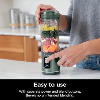 Imagen 4 de Ninja Blast BC151EM Batidora Personal Portátil Inalámbrica 18 oz Verde Bosque con Recipiente Sin BPA, Tapa Antiderrames y Carga USB-C