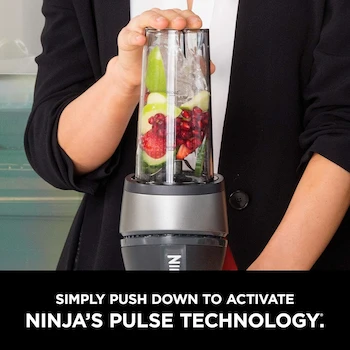 Imagen 4 de Ninja Fit QB3001SS Licuadora Personal Extractor de Nutrientes 700W Plata/Negro con 2 Vasos de 473 ml