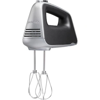 Imagen alusiva al producto Batidora de Mano Eléctrica 5 Velocidades + Boost Proctor Silex, Modelo 62501, Color Negro y Plata, Dimensiones 8.9 x 8.4 x 3.8 Pulgadas, Incluye Batidores, Hecha en China