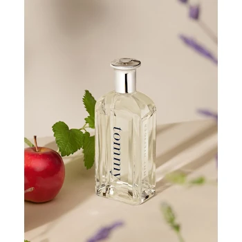 Imagen 5 de Tommy Hilfiger Tommy Eau de Toilette para Hombre 100 ml, Fragancia Cítrica Aromática con Notas de Menta y Pomelo, Modelo 22548024324, Serie Original, Envase de Vidrio Transparente, Origen Suiza