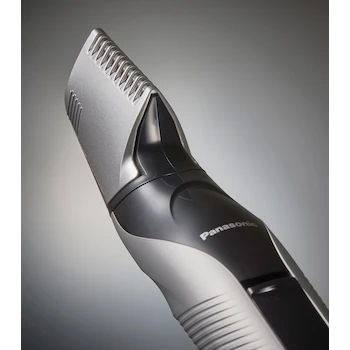 Imagen 4 de Panasonic Rasuradora Corporal ER-GK60-S Modelo ER-GK60-S581 Silver Plata Wet & Dry 1.0mm Grosor Cuchilla 40 Minutos Autonomía 22x5.4cm con 2 Peines Ajustables 3mm 6mm