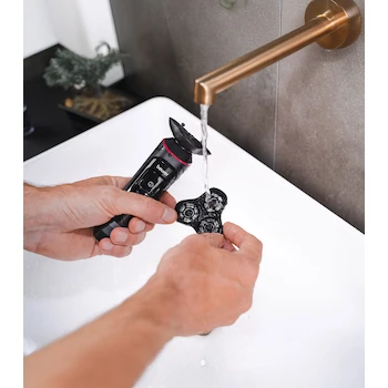 Imagen 3 de Beurer Afeitadora Rotativa MN8X - Modelo Recargable 100-240V en Plástico Resistente al Agua, con Recortadora de Barba y Patilla 2 en 1, Cable de Carga USB, Cepillo de Limpieza, Adaptador de Red y Estación de Almacenamiento