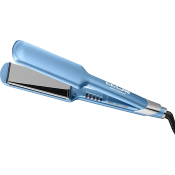 Imagen de referencia para BaBylissPRO Nano Titanium - Plancha Alisadora de Cabello Ultrafina de 2 Pulgadas, Color Azul, Serie Nano Titanium, Tamaño de Placas 2", Material Titanio, Forma Plana, Unidad Individual