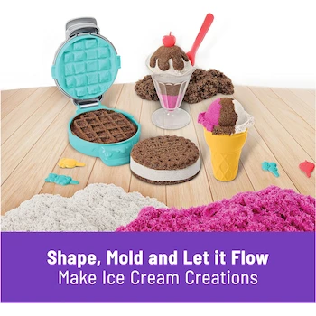 Imagen 3 de Kinetic Sand con Aroma, Set de Juego Fábrica de Helados y Postres, 3 Colores Naturales (Rosa Fresa, Marrón Chocolate, Blanco Vainilla), 454 g, 6 Herramientas para Servir, Modelo KNS-Ice Cream Playset, Tamaño 22.8x6.5x28.2 cm, Serie Scents, ASIN B08FCRF2Q3