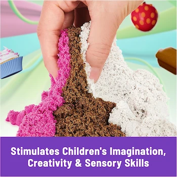 Imagen 5 de Kinetic Sand con Aroma, Set de Juego Fábrica de Helados y Postres, 3 Colores Naturales (Rosa Fresa, Marrón Chocolate, Blanco Vainilla), 454 g, 6 Herramientas para Servir, Modelo KNS-Ice Cream Playset, Tamaño 22.8x6.5x28.2 cm, Serie Scents, ASIN B08FCRF2Q3