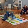 Miniatura de Hasbro Gaming Twister Juego de Mesa con Tapete, Ruleta con Base y Flecha e Instructivo, Modelo 98831, para 2 o Más Jugadores, a Partir de 6 Años