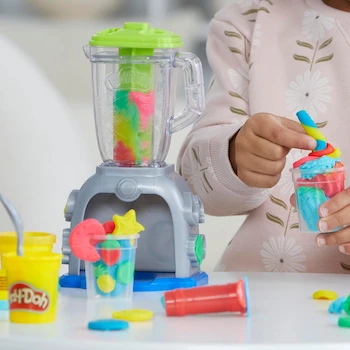 Imagen 5 de Play-Doh Licuadora de Batidos Coloridos Set de Juguete Multicolor, Modelo F9142, Serie Swirlin' Smoothies, 5 Colores de Masa 198g Total, Playset de Cocina para Niños y Niñas a Partir de 3 Años, Hasbro