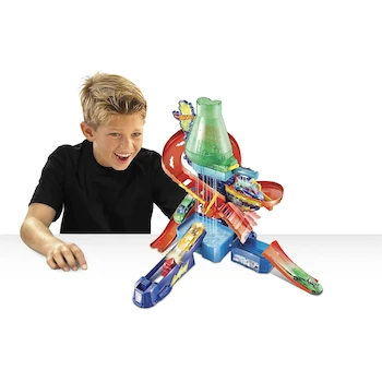 Imagen 2 de Hot Wheels Pista City Color Shifters Laboratorio Científico Set de Juego con Cambio de Color, Vehículo Incluido, para Niños de 4 Años, Serie Color Shifters, Tamaño Grande con 8 Piezas y Rampas, Color Azul y Multicolor