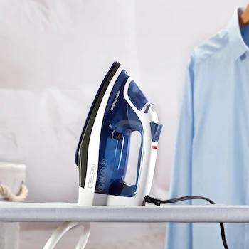 Imagen 2 de Black+Decker Plancha de Vapor Even Steam, Modelo IR1920, Color Azul