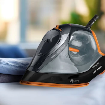 Imagen 2 de Plancha de Vapor Taurus Penelope Compacta con Suela Antiadherente, Control de Temperatura y Vapor, Función Auto Limpieza, Cable Anti Enredos, Modelo B07Y651Y9C