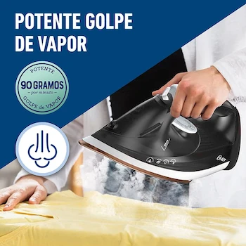 Imagen 4 de Oster Plancha de Vapor con Suela Grande de Cerámica, Color Blanco y Negro, Modelo GCSTEP2501-013, Capacidad del Tanque 300 ml, Dimensiones 31.75 x 13.97 x 15.99 cm, Peso 1 kg