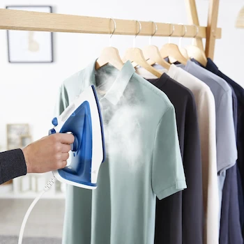 Imagen 4 de Plancha de Vapor T-Fal Steam Essential Blanca/Azul Suela Antiadherente 1200W Modelo FV1050X0