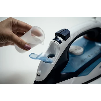 Imagen 4 de Plancha de vapor Daewoo modelo DSI-9244, capacidad 270ml, 1200W, color azul