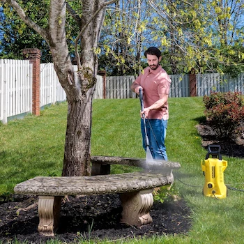 Imagen 2 de Kärcher K 2 Power Control MAX 2000 PSI Lavadora a Presión Eléctrica Amarilla con 2 Varillas de Pulverización y Manguera de 26 Pies, 1.45 GPM, Modelo 1.673-609.0, Serie K2, Peso 6.49 kg, Dimensiones 24.6 x 28.2 x 58.7 cm