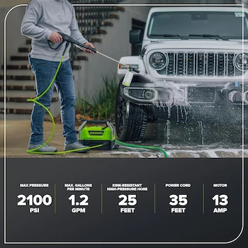 Imagen 3 de Greenworks 2100 PSI Lavadora a Presión Portátil Eléctrica 1.2 GPM con Ruedas y Mango Telescópico Serie 2100, Modelo B0DC11RC2Y, Capacidad 1.76 L Tanque Jabón, Manguera 20 ft, Boquilla 5-en-1, Negro/Naranja