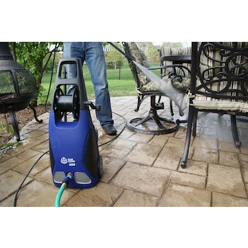 Imagen 2 de AR Blue Clean AR383 Hidrolavadora Eléctrica de Presión 1900 PSI 1.5 GPM Azul con Pistola de Rociado, Lanza, Boquillas, Botella de Detergente y Manguera