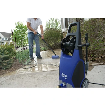 Imagen 4 de AR Blue Clean AR383 Hidrolavadora Eléctrica de Presión 1900 PSI 1.5 GPM Azul con Pistola de Rociado, Lanza, Boquillas, Botella de Detergente y Manguera