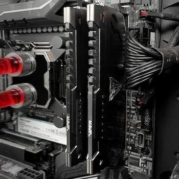 Imagen 4 de Patriot Viper Steel DDR4 RAM 16GB (1x16GB) UDIMM Memoria de Escritorio Gaming con Disipador Gunmetal Grey Serie Viper Steel Modelo PVS416G360C8