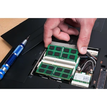 Imagen 3 de Kingston ValueRAM KVR16S11/8WP 8GB DDR3 1600MHz SODIMM Memoria para Laptop Blanca