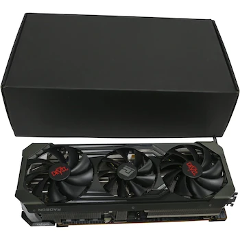 Imagen 5 de Tarjeta gráfica PowerColor Red Devil AMD Radeon RX 6900 XT modelo AXRX 6900XT 16GBD6-3DHE/OC serie Red Devil capacidad 16GB GDDR6 256-bit color negro/rojo tamaño triple-slot 320mm