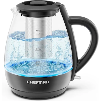 Imagen alusiva al producto Chefman Tetera Eléctrica de Vidrio Borosilicato con Infusor de Té, Modelo RJ11-10-GMRL-TI, Color Negro, Capacidad 1 Litro, Dimensiones 7.68 x 5.66 x 7.8 Pulgadas