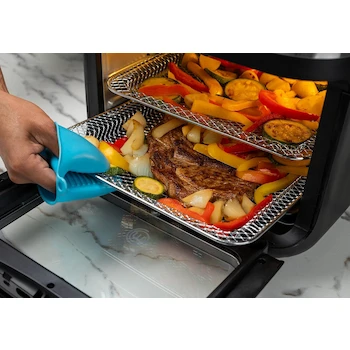 Imagen 2 de Hukën x MasterChef Horno Freidora de Aire Multifuncional 12 L, Modelo MK-AFO-12SS, Color Acero/Negro, Dimensiones 31.5 x 34.5 x 39.5 cm, Acero Inoxidable