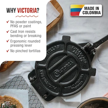 Imagen 2 de Victoria Prensa de Omelette de Hierro Fundido 8 Pulgadas, Roti Maker, Tortilladora, Pataconera Sazonada con Aceite de Linaza, Fabricada en Colombia, Color Negro, Modelo TOR-003