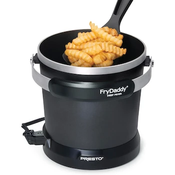 Imagen alusiva al producto Presto 05420 FryDaddy Freidora Eléctrica Negra, Serie FryDaddy, Modelo 05420, Color Negro, Capacidad para Cuatro Porciones con 4 Tazas de Aceite, Tamaño Compacto 21.3 x 20.7 x 18.7 cm, Marca Presto, Material Cerámica y Aluminio Fundido