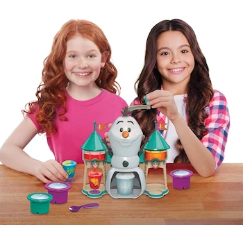 Imagen 2 de Disney Frozen 2 Slushy Treat Maker de Cra-Z-Art - Máquina para Hacer Granizados con Unidad Slushy, Afeitadora de Hielo, Moldes para Cubos de Hielo, Cubeta, Vaso y Cuchara