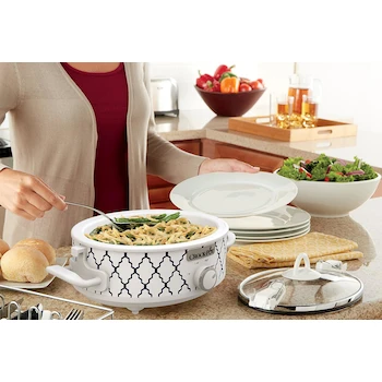 Imagen 2 de Crock-Pot 2.5-Quart Mini Casserole Crock Slow Cooker, White/Blue, Modelo SCCPCCM250-BT